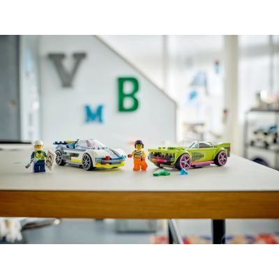 8. LEGO City 60415 Verfolgungsjagd mit Polizei-Muscle-Cars
