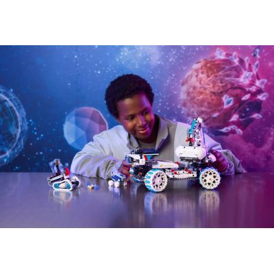 8. LEGO Technic 42211 – Mondaußenposten-Weltraumrover
