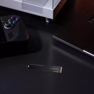 5. WD Black SN7100 2 TB M.2 NVMe SSD WDS200T4X0E