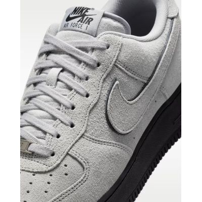 6. NIKE AIR FORCE 1 '07 LV8 (HQ1966-001) Herrenschuhe