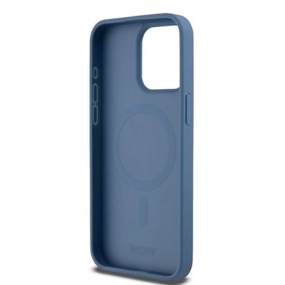 7. DKNY MagSafe-Hülle aus Leder mit Monogrammmuster und Metalllogo für iPhone 15 Pro Max – Blau