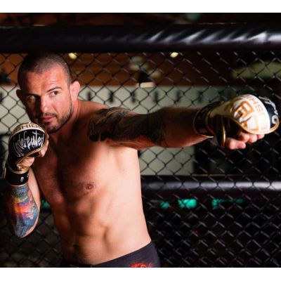 4. MMA-Sparring-Handschuhe S/M - Undefeated - Valor Series