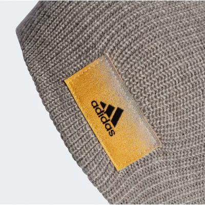 2. adidas ESS Beanie II3521