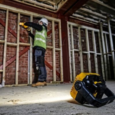 6. LED-Lampe Batterie 18V DCL077-XJ DEWALT