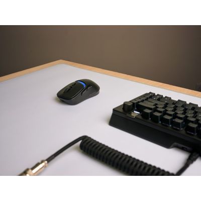 31. Glorious Gaming Model D3 Kabellose Maus für Rechtshänder, RF-Funk, optisch, 30000 DPI