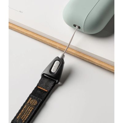 6. Ringke Lanyard Strap Crossbody Phone Lanyard - Schwarz