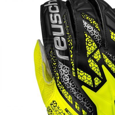 6. Reusch Attrakt Solid 5570515 2014 Torwarthandschuhe