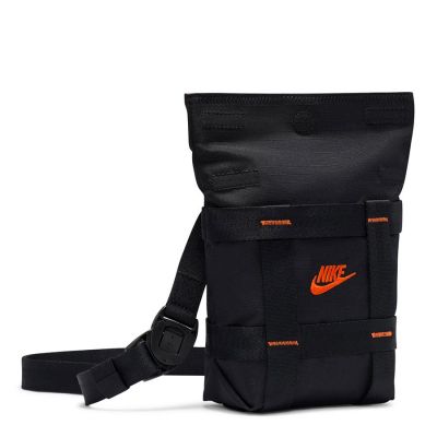 3. Nike Sportswear HF8106-010 Tasche