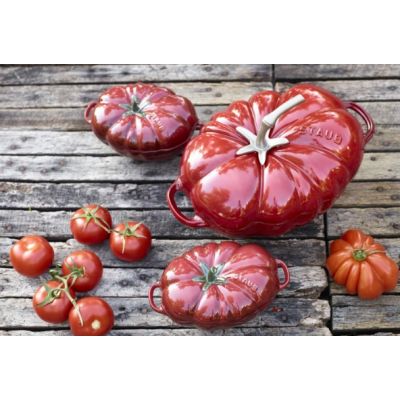 5. Ovaler gusseiserner Topf „Tomate“ STAUB 40511-774-0 – rot, 2,5 l