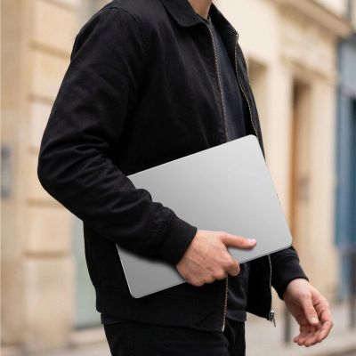 5. AmazingThing Titan Hartschalen-Schutzhülle für MacBook Air M5 15" - Transparent