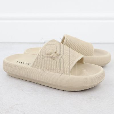 2. Vinceza W 75210 JAN403B flip-flops