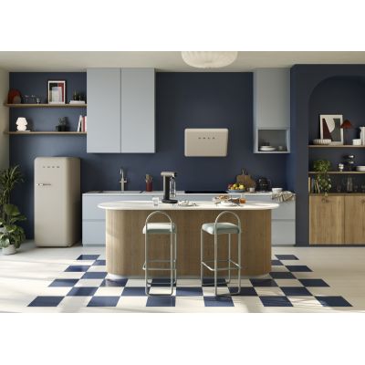 54. Smeg KLF03BLMEU Wasserkocher
