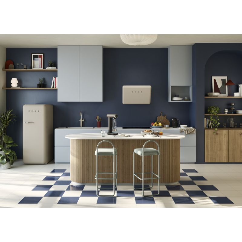 54. Smeg KLF03BLMEU Wasserkocher