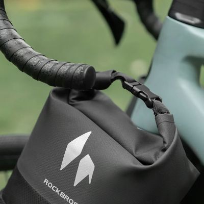 6. Rockbros AS-156 7l Gabeltasche, wasserdicht, schwarz