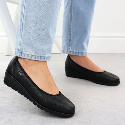 6. Rieker L5360-00 Damen-Slipper aus schwarzem Leder