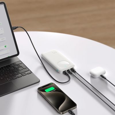 9. Powerbank Joyroom JR-PBF12 10000mAh 2.4A 2x USB-A 1x USB-C - weiß
