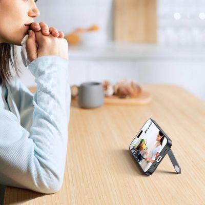 4. Ugreen LP635 Kickstand Schutzhülle Hardcover mit Gelrahmen und integriertem Ständer für iPhone 14 Pro Schwarz (90926)