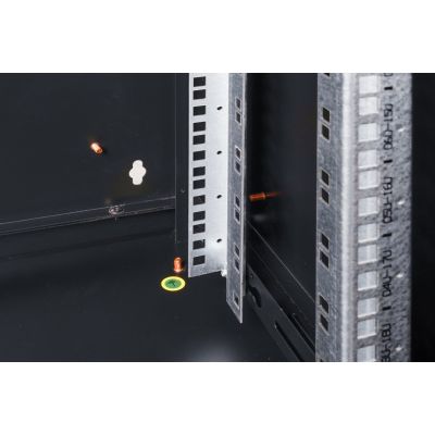 6. Digitus Unique 19" 20HE Wand-Netzwerkschrank 600x450 mm, Glastür, schwarz, ungeteilt, montiert, 100 kg