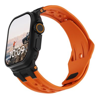 2. UAG Monarch - FKM-Armband für Apple Watch Serie 4-6 & SE 1-3, 44 mm / Serie 7-9, 45 mm / Serie 10-11, 46 mm / Ultra 1-3, 49 mm (orange / schwarzes Titan)