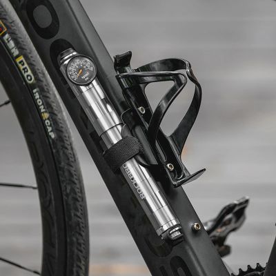 6. Rockbros HQ-67A-L03 Fahrradpumpe mit Manometer – Silber