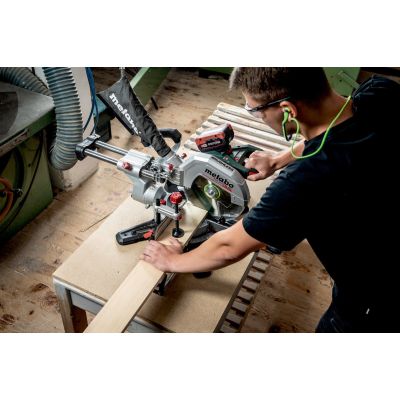 7. METABO KGS 18 LTX BL 254 Gehrungssäge