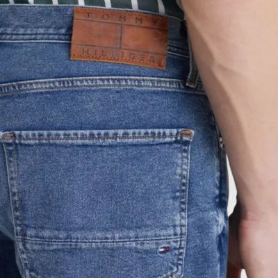 4. Tommy Hilfiger Tapered Moore M MW0MW28612 Jeans