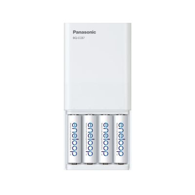4. PANASONIC SMARTPLUS USB-LADEGERÄT + 4 x AA ENELOOP 2000 mAh