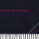 8. Tommy Hilfiger 1985 Schal gewebt AM0AM10373
