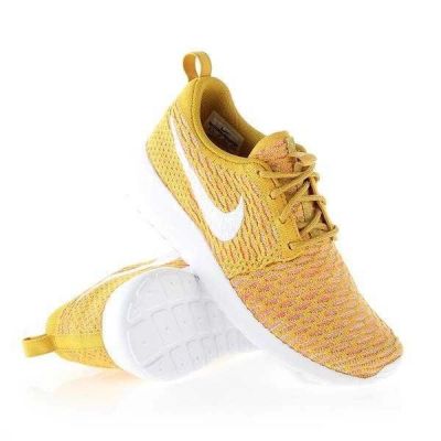 8. Nike Rosherun Flyknit W Schuhe 704927-700