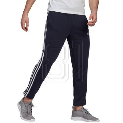 9. adidas Essentials Tapered Elastic Cuff 3-Streifen-Hose M GK8830