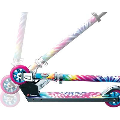 12. Razor – Ein Batik-Kinderroller