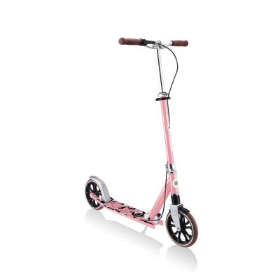 5. Globber NL 205 Dluxe Jr 685-210 Scooter
