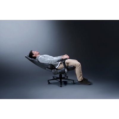 3. Razer Iskur V2 Gaming-Stuhl, gepolsterte Sitzfläche, schwarz