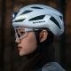 3. Rockbros ZK-077 Fahrradhelm mit integrierter multidirektionaler Beleuchtung, Größe 57–61 cm – Weiß