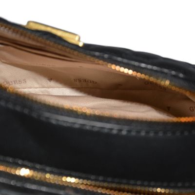 6. GUESS Giully Kameratasche - QA874814