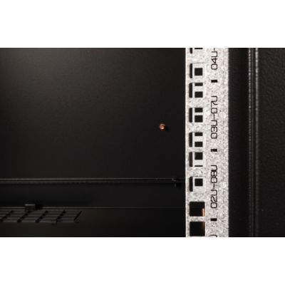 22. Digitus Unique 19" 9U Rackmount-Netzwerkschrank, 600x600 mm, Glastür, schwarz, ungeteilt, montiert, 100 kg