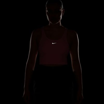 4. Nike Tempo Damen-T-Shirt Pink II0420 654
