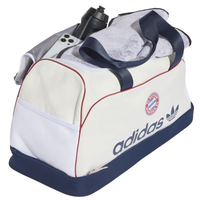 4. adidas Originals FC Bayern KT3411 Tasche