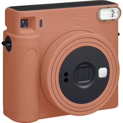 9. Fujifilm Instax Square SQ1 62 x 62 mm Orange