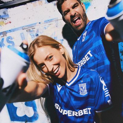 4. 2025/2026 Match Shirt Blau L