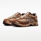3. Nike Air Max Moto 2K Herren-Sportschuhe in Light British Tan Coconut Milk - IQ3410-281