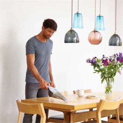 12. Black & Decker NVC215W Tragbarer Staubsauger, beutellos, Blau, Grau