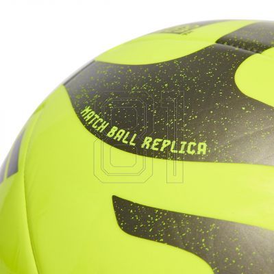 3. Adidas Oceanz Club Ball HZ6932