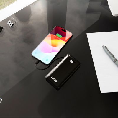 11. Powerbank SBS 10000 mAh 20W mit integriertem USB-C-Kabel und Digitalanzeige - schwarz