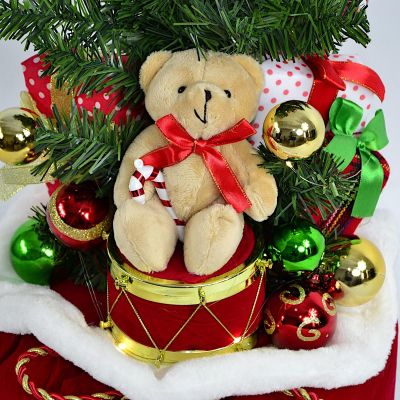 2. Dekorativer Weihnachtsbaum 60 cm mit 25 LEDs und Timer – Teddybär