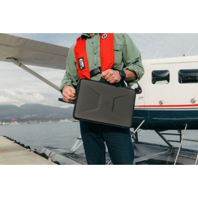 6. Urban Armor Gear 984179114040 Laptoptasche 40,6 cm (16") Taschenfach Schwarz