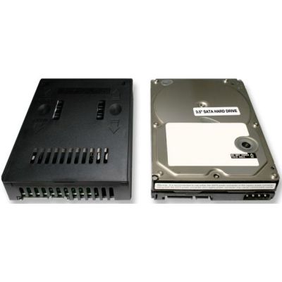 8. IcyDock-Adapter 2,5" auf 3,5" SATA I-III SSD & HDD 7-9,5 mm