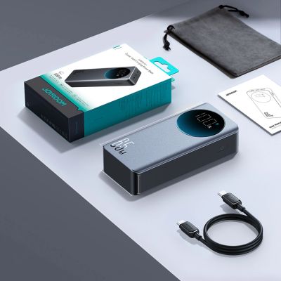 16. Joyroom JR-PBF05 Pro 30000mAh 65W Powerbank mit Digitalanzeige, 2x USB-C, 1x USB-A - Schwarz