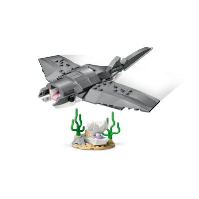 5. LEGO Creator 31381 Bedrohlicher Hai mit Schatztruhe