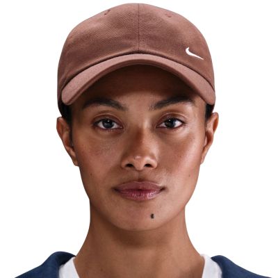 7. Nike Club Cap Braun FZ5698 265